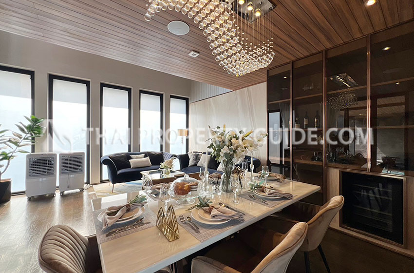 House with Private Pool in Srinakarin 